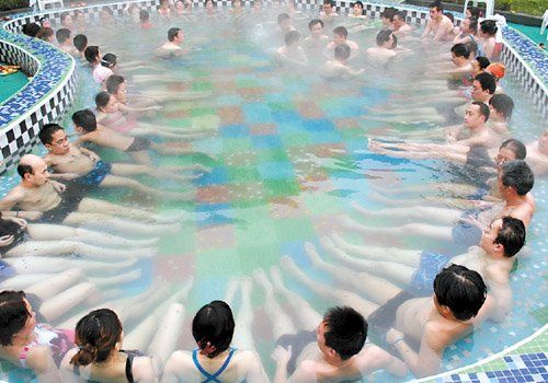 老人怎样健康养生泡温泉